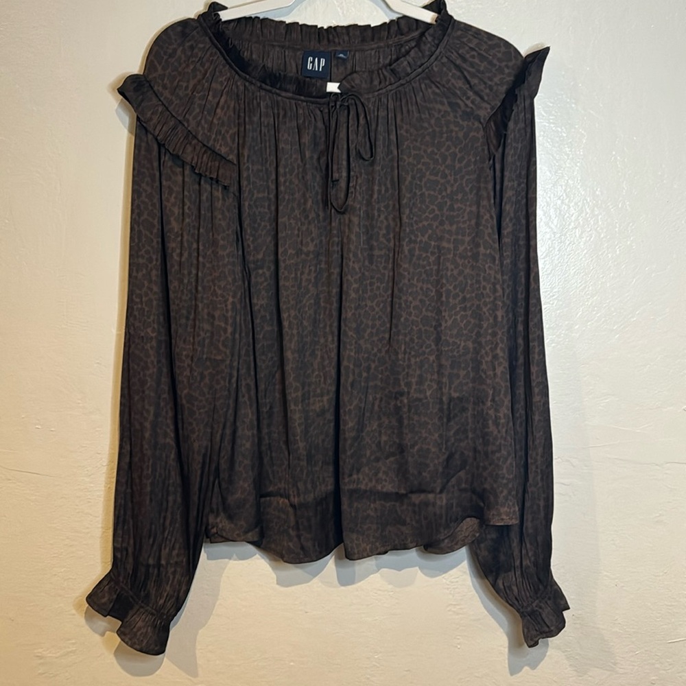 Women’s long sleeve cheetah print blouse